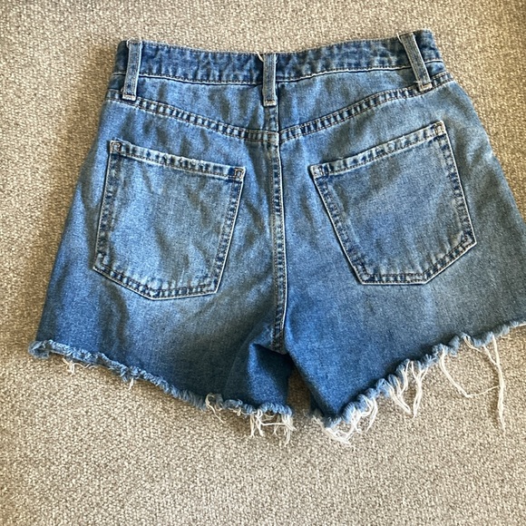 2 pairs of jean shorts - Picture 3 of 7